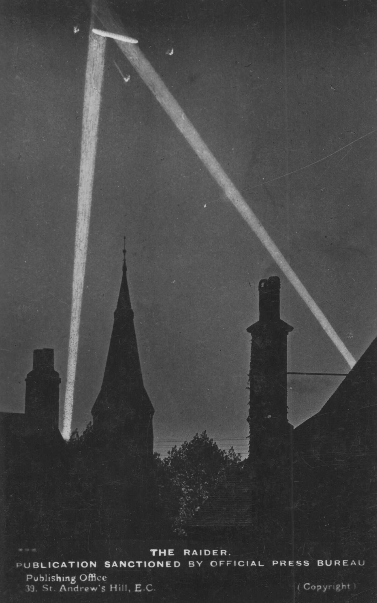 SL 11 held in searchlights over Cuffley (RAF Museum PC97-89-12)