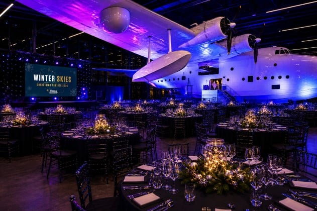 We can offer a range of lighting effects and decor to suit your theme. 